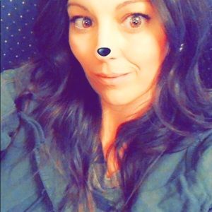 Meet your Posher, Adrienne